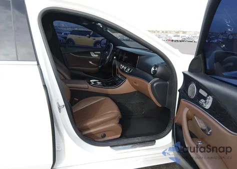 2017 Mercedes-Benz E 300 z USA, uszkodzony, nr VIN WDDZF4JB8HA094539